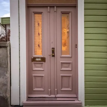 Dinbnb L Historic 4br House L 2 Free Parking L Balcony&terrace Vakantiehuis *