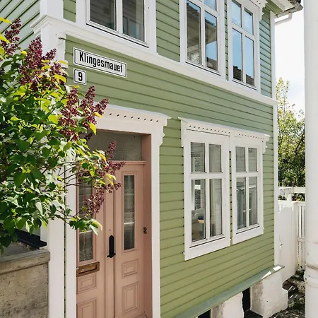 Dinbnb L Historic 4br House L 2 Free Parking L Balcony&terrace *