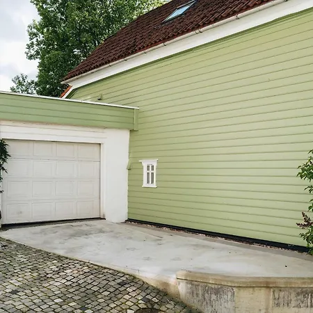 Dinbnb L Historic 4br House L 2 Free Parking L Balcony&terrace *